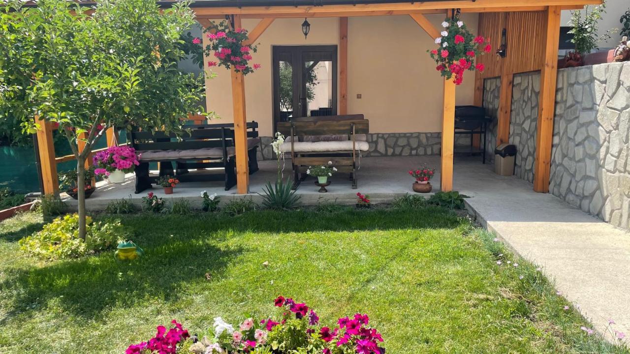 Saint Maria Guest House Velingrad Exterior foto